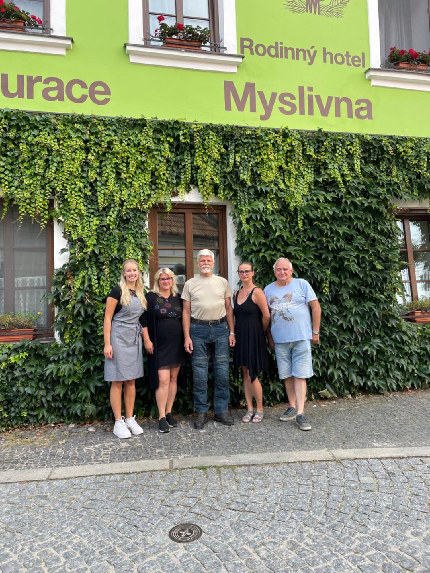 Rodinny Hotel Myslivna Trebon Exterior photo