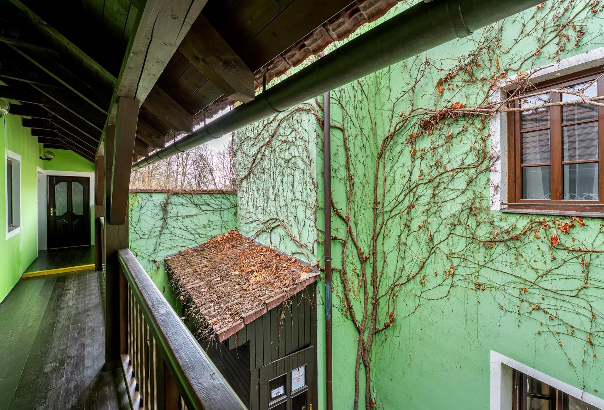 Rodinny Hotel Myslivna Trebon Exterior photo